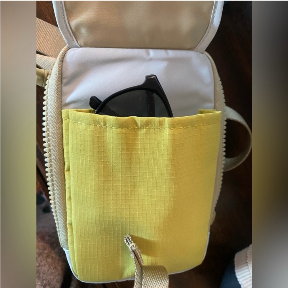 LuluLemon Zip Top Crossbody Bag , Excellent Used Condition - Picture 4 of 5